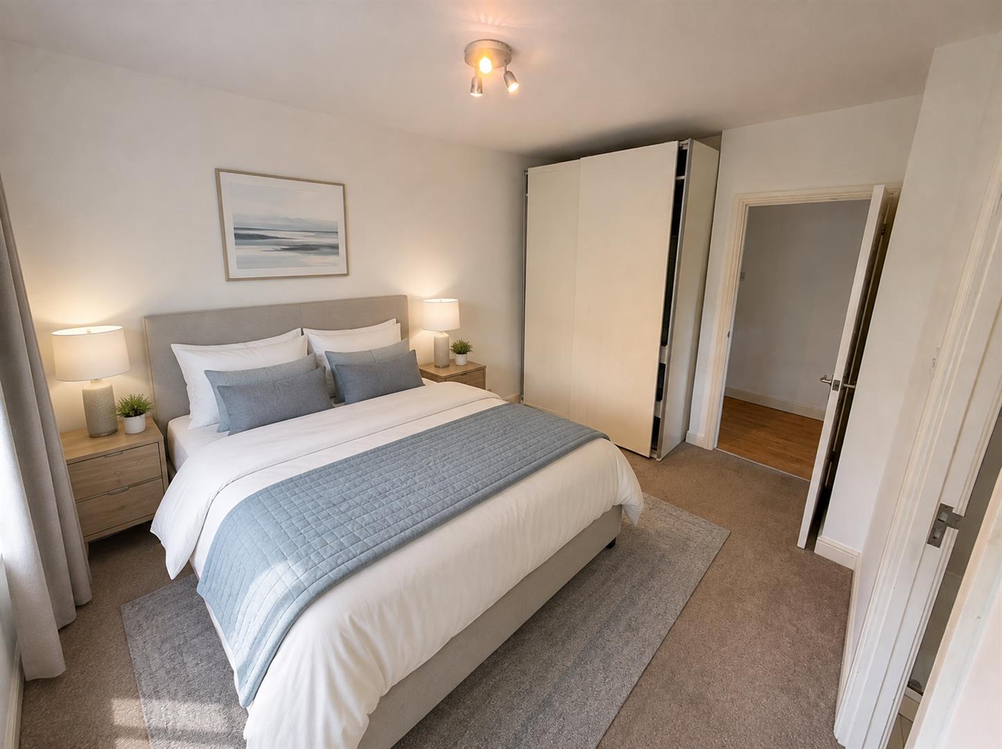 2 bed property in Crescent Road, London